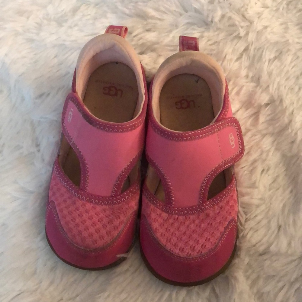 UGG Delta Closed Toe Toddler Sandal